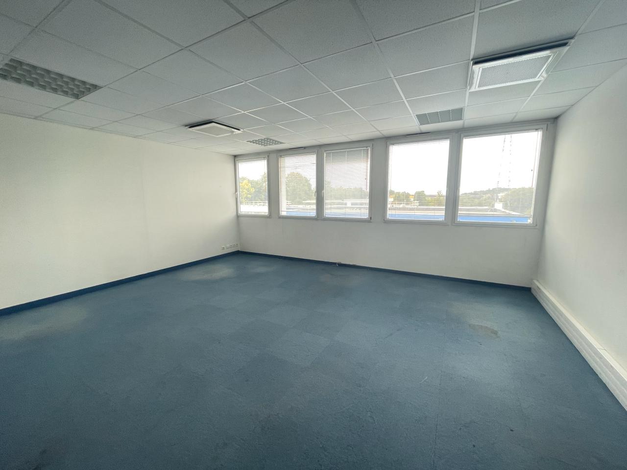 Bureau Cesson-Sévigné 281m² Location bureau Cesson-Sévigné Ille-et-Vilaine OLBUR2426251 2